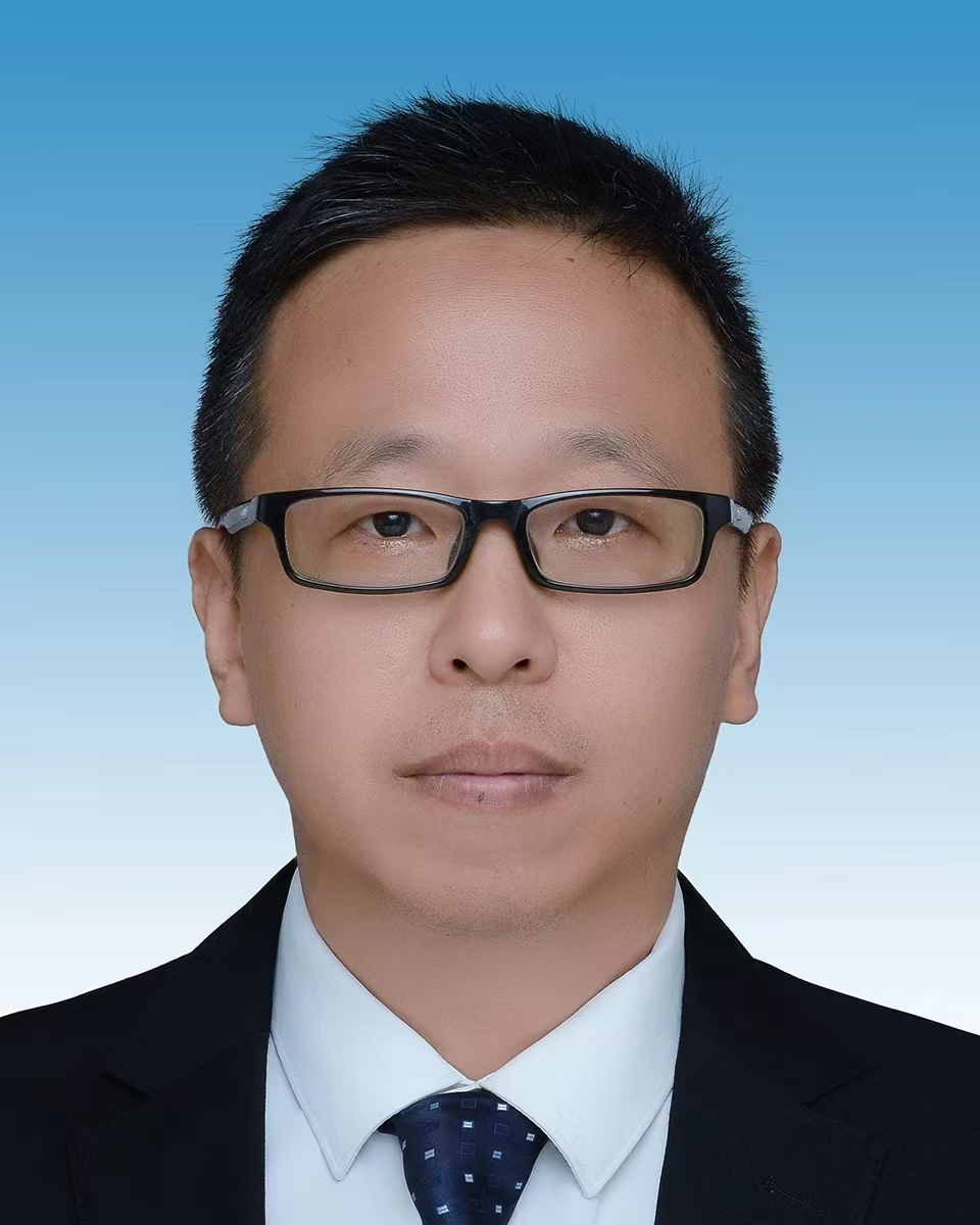 黨委委員、副校長(cháng)：譚旭